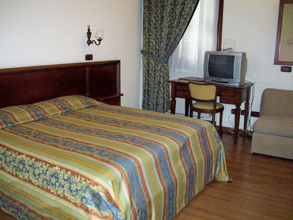 Hotel Sebino Sarnico Eksteriør bilde