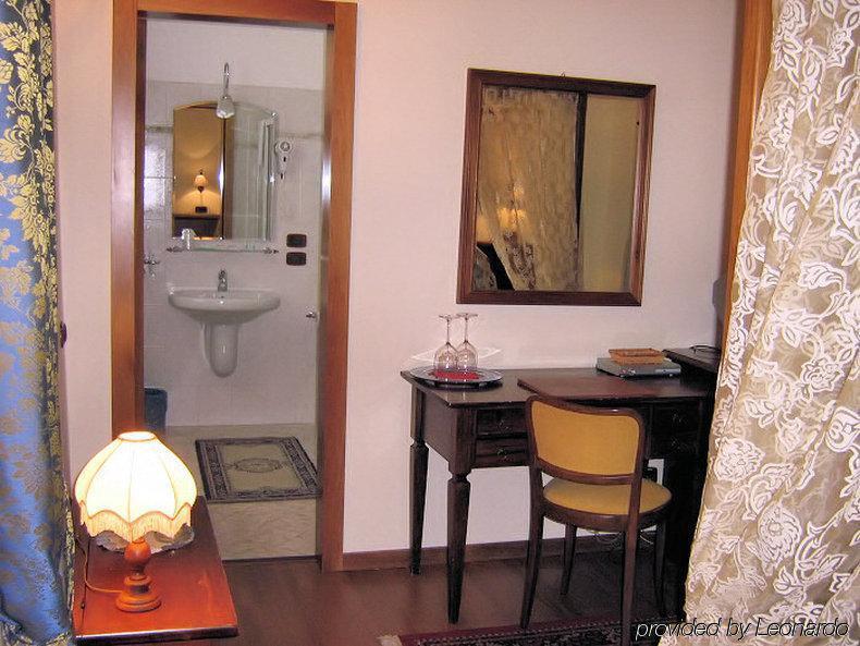 Hotel Sebino Sarnico Rom bilde