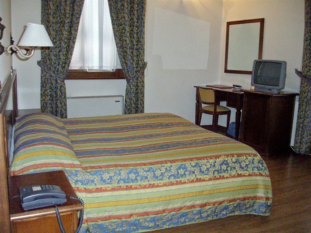 Hotel Sebino Sarnico Eksteriør bilde