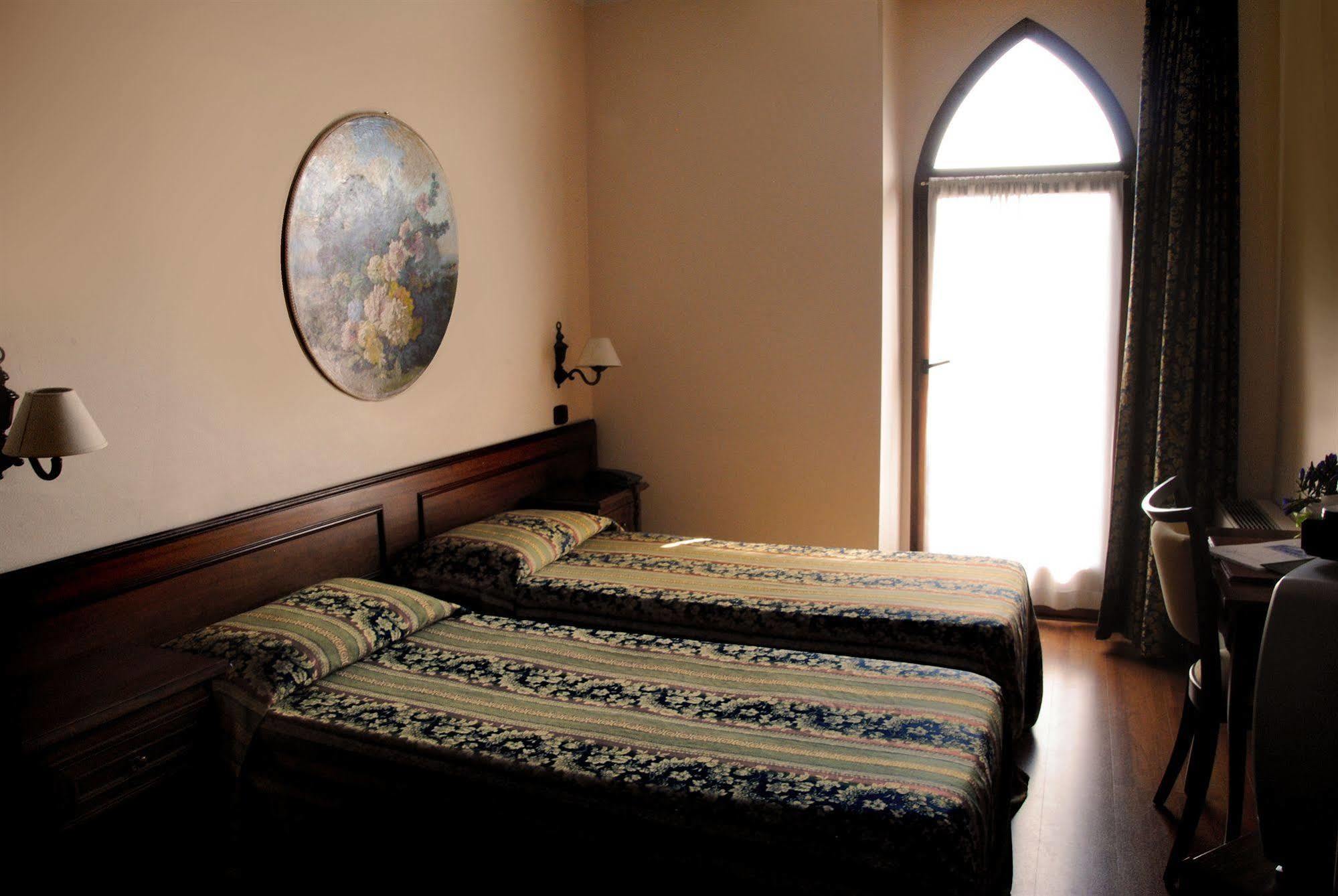 Hotel Sebino Sarnico Eksteriør bilde
